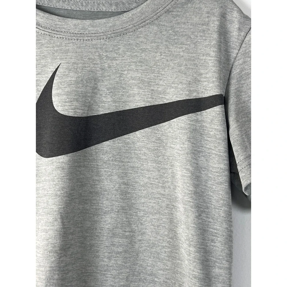 Nike Kids Gray Black Short Sleeve Shirt Boys 6 Athletic Sportswear Loungewear